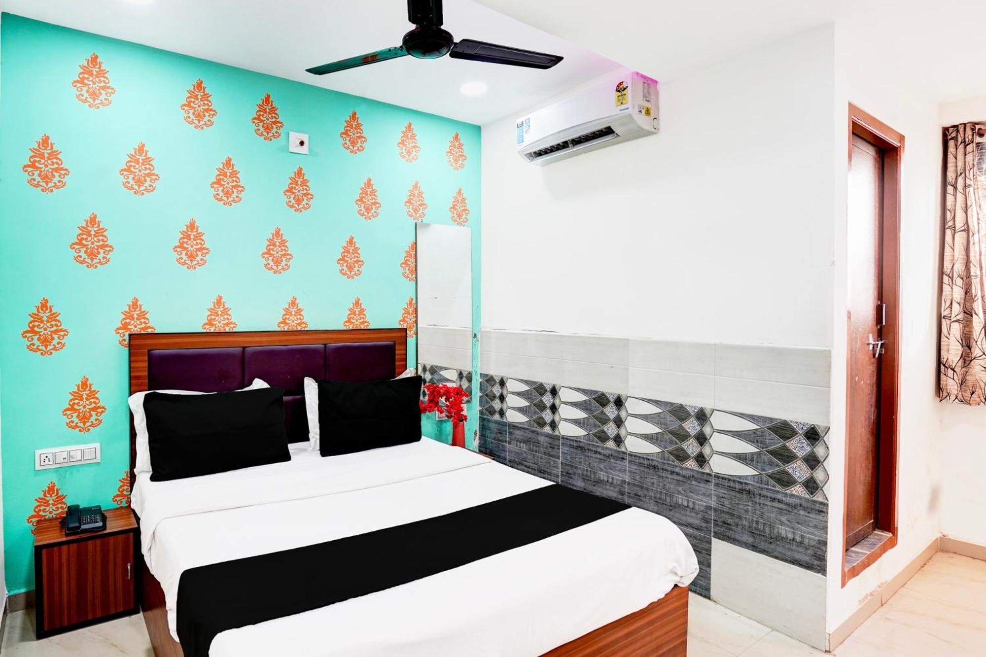 Super Hotel O Geeta Mandir Formerly Hotel Green Park Ahmedabad Ngoại thất bức ảnh